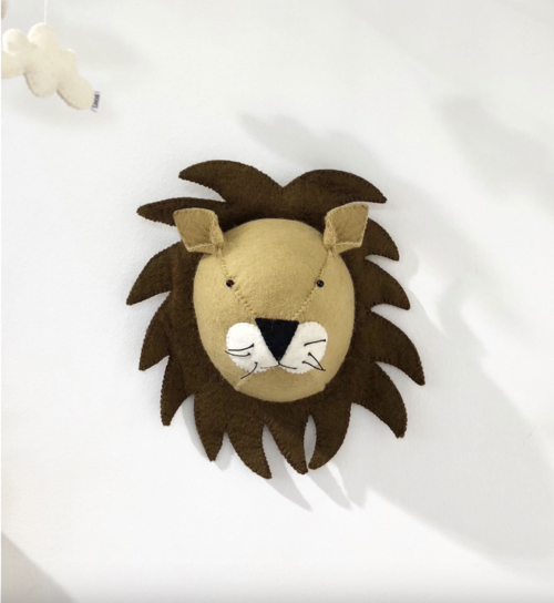 Trofæ, Løve, Beige