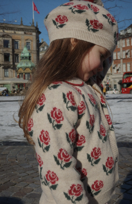 BELOU STRIKKET CARDIGAN MED KRAVE BELOU STRIKKET CARDIGAN MED KRAVE