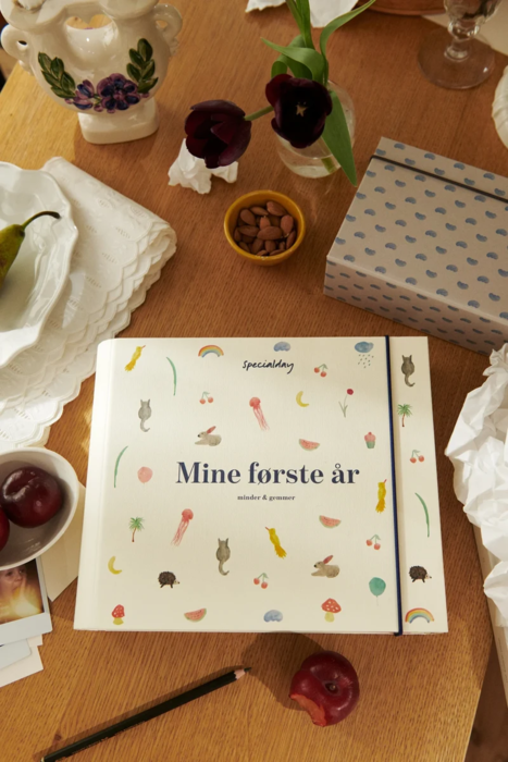 Barnets bog - mine første år - creme album